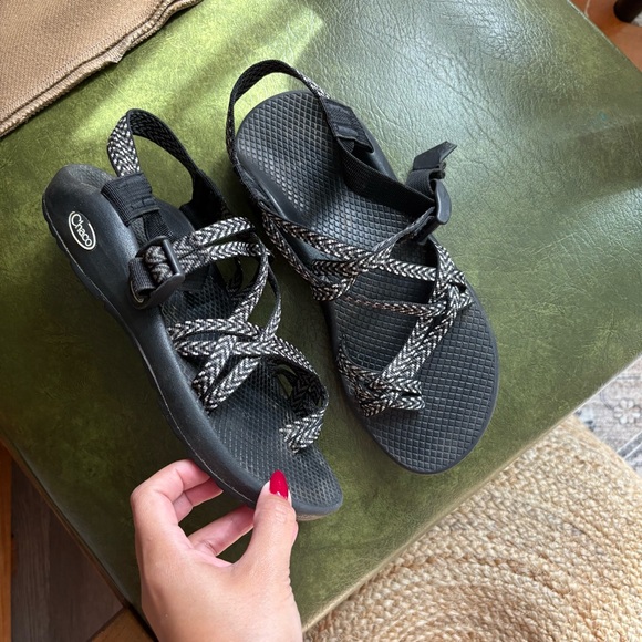 Chaco sandals size 8 black white - Picture 1 of 6